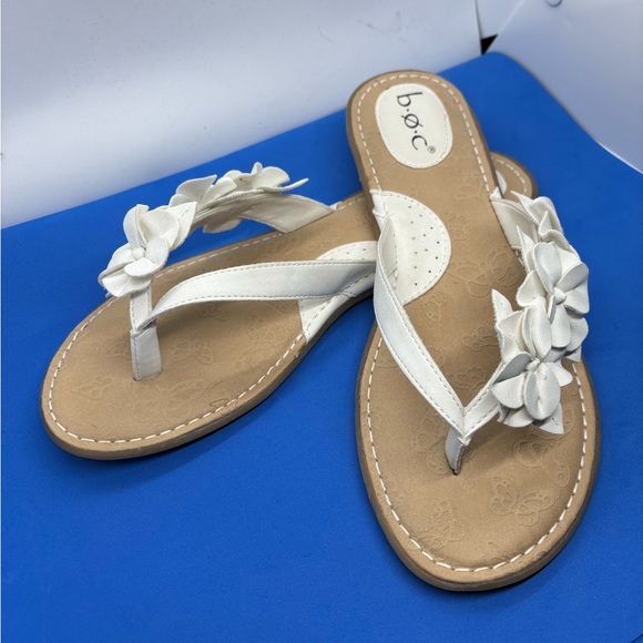 b.o.c. Adney White Sandals, Size 10 M - Picture 4 of 9